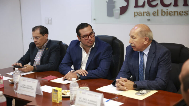 Firma del convenio entre Leche para el Bienestar e Inafed